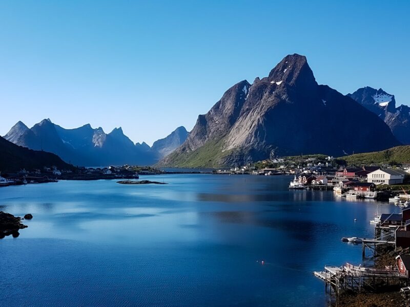 Sommer 2024: Flüge auf die Lofoten